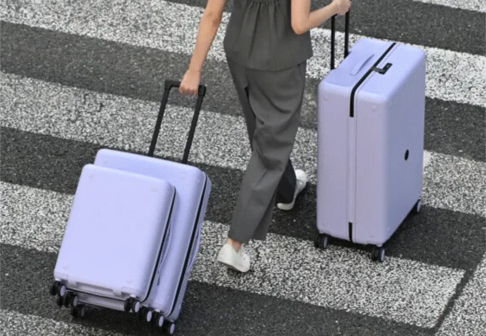 Magnetic Assembly Technology in Custom Trolley Cases