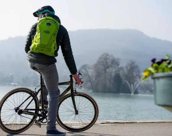 What Makes a Great Cycling Backpack? A Complete Beginner’s Guide
